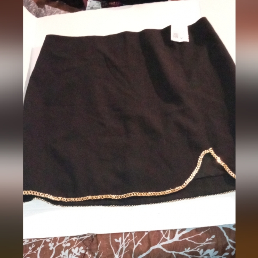 Forever 21 Black Pencil Skirt with Gold Accent - Picture 2 of 3
